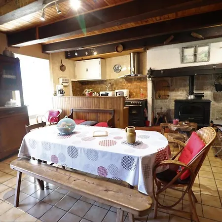 Maison Charmante Avec Jardin Et Cheminee, 3 Ch, Proche Lac Et Rando - Fr-1-742-440 Casa vacanze *