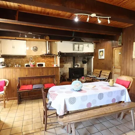 Casa vacanze Maison Charmante Avec Jardin Et Cheminee, 3 Ch, Proche Lac Et Rando - Fr-1-742-440 Chanterelle